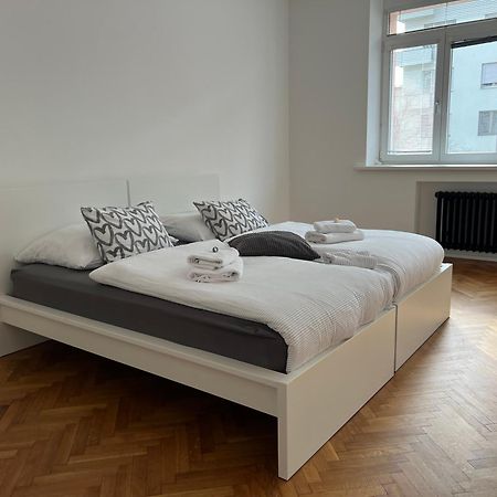 Soukromy Pokoj V Tripokojovem Byte - Private Room In Three Room Flat เบอร์โน ภายนอก รูปภาพ